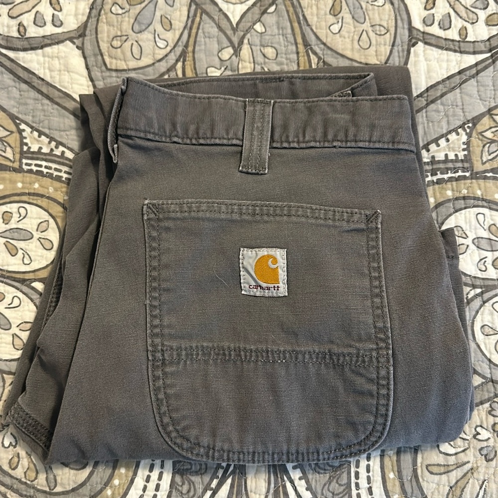 32x28 Carhartt
Worn a couple of times
